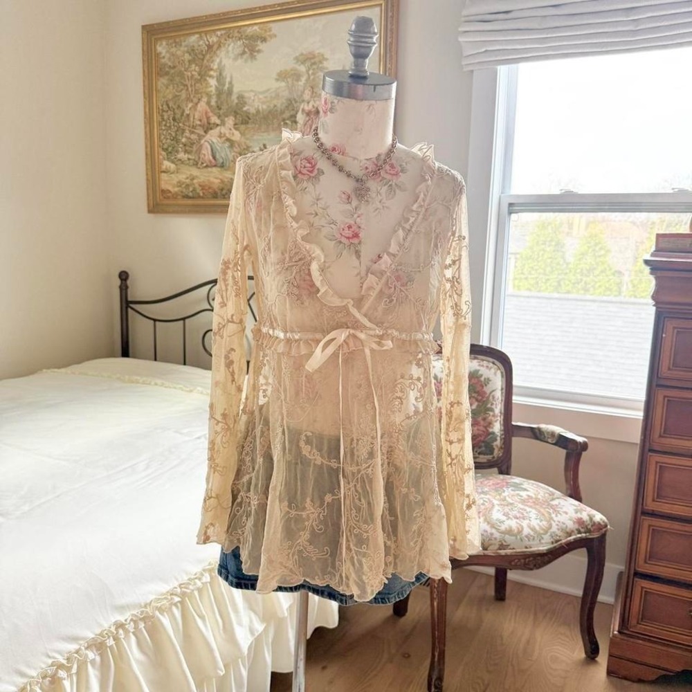 cream lace‎ fairy top